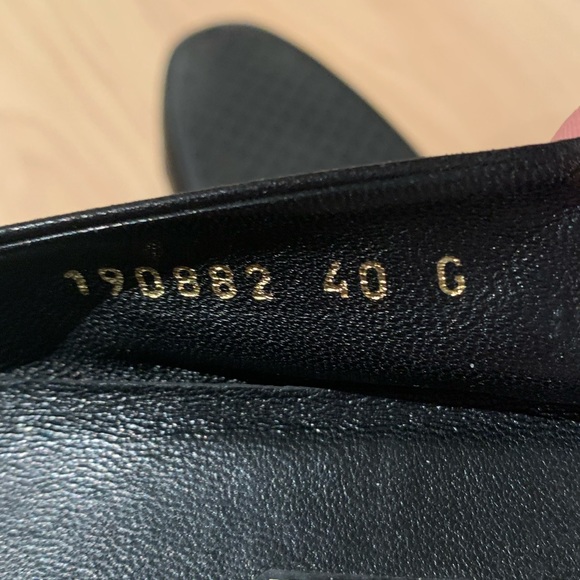 Gucci black ballet slippers with gold Gucci horse shoe - Picture 7 of 7